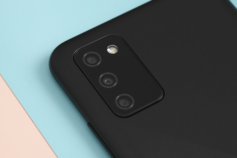 Cụm 3 camera v&agrave; đ&egrave;n flash tr&ecirc;n Samsung Galaxy A02s